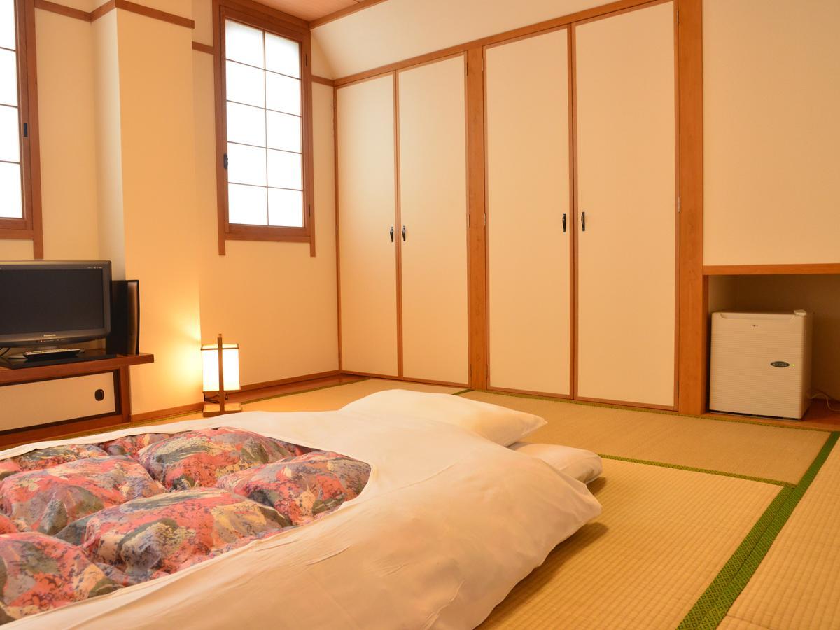Hotel Ohta Ozu  Zewnętrze zdjęcie